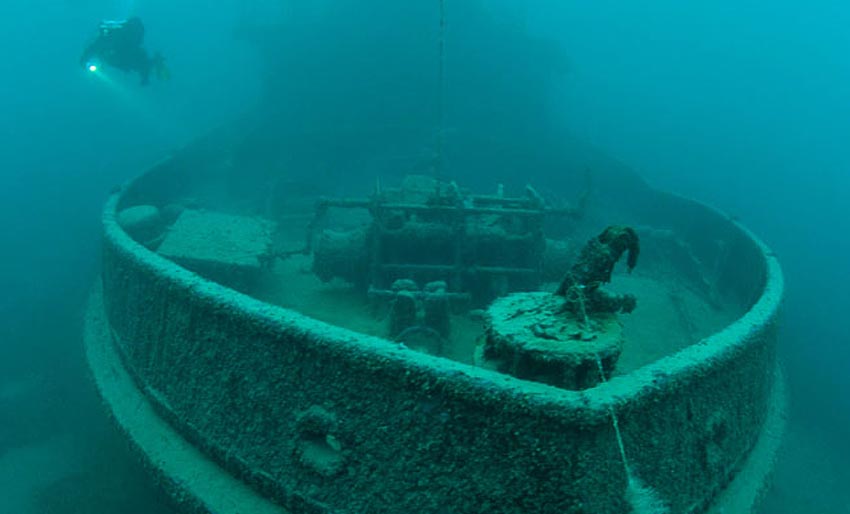 Tug og Freighter i Kåfjorden