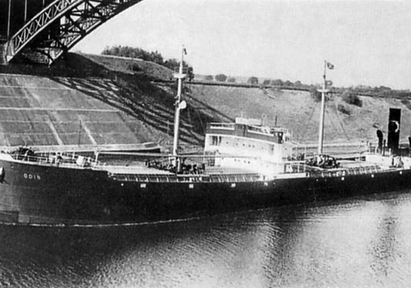 D/S Odin utenfor Narvik havn