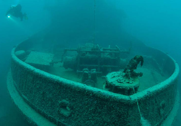Tug og Freighter i Kåfjorden